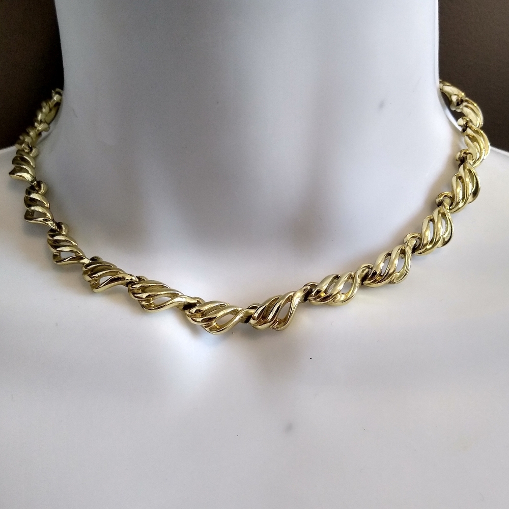 Vtg CORO Gold Twist Collar Necklace